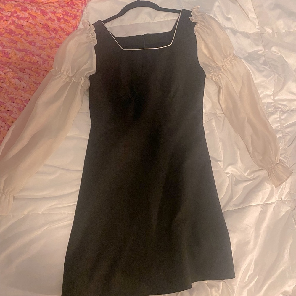 Black Ledin Mini Dress with Sheer Cream Puff Slevees